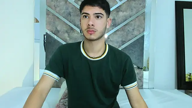 Snapshot of Apolo_Gray chatting on 02-04-26, 04:29 Apolo Gray online show from 02-04-26, 04:29