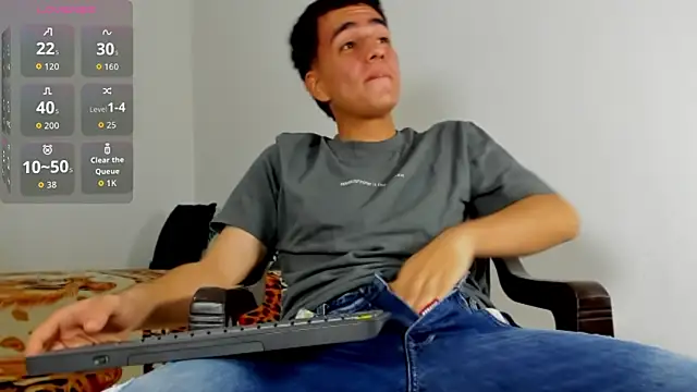 Snapshot of david_hot08 chatting on 02-24-26, 06:44 david hot08 online show from 02-24-26, 06:44