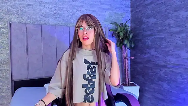 Snapshot of IsabellaRossi_ chatting on 02-02-26, 12:15 IsabellaRossi online show from 02-02-26, 12:15