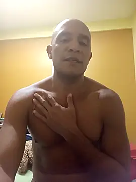 Snapshot of djmorenoo chatting on 02-23-26, 06:33 djmorenoo online show from 02-23-26, 06:33