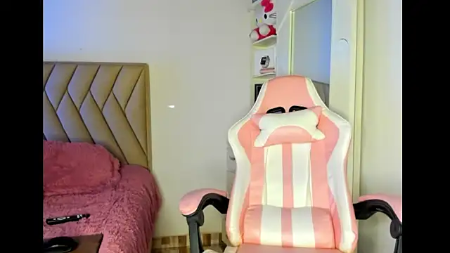  Cute gabyyy online show from 02-25-26, 09:24