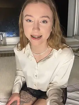 Snapshot of romyxxs chatting on 02-28-26, 09:16 romyxxs online show from 02-28-26, 09:16