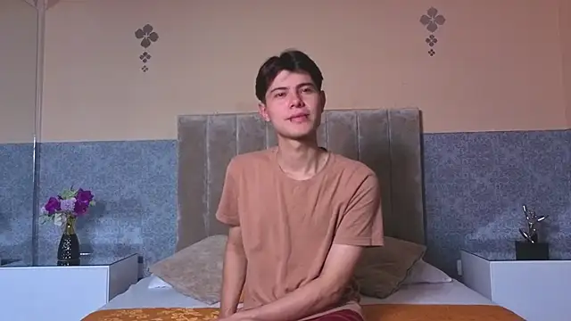 Snapshot of Derek_Sinn chatting on 02-17-26, 07:53 Derek Sinn online show from 02-17-26, 07:53