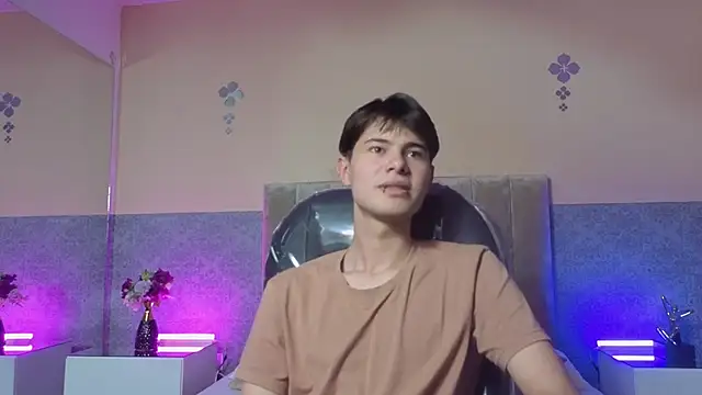 Snapshot of Derek_Sinn chatting on 03-02-26, 08:15 Derek Sinn online show from 03-02-26, 08:15