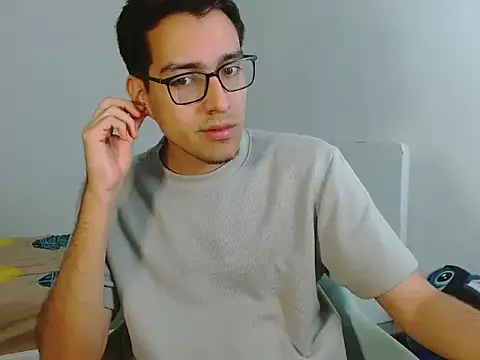 Snapshot of NickFin chatting on 04-25-26, 02:14 NickFin online show from 04-25-26, 02:14