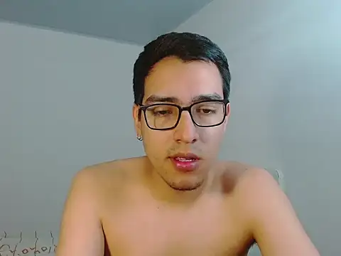 Snapshot of NickFin chatting on 05-16-26, 04:39 NickFin online show from 05-16-26, 04:39