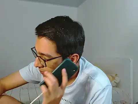 Snapshot of NickFin chatting on 05-19-26, 10:49 NickFin online show from 05-19-26, 10:49