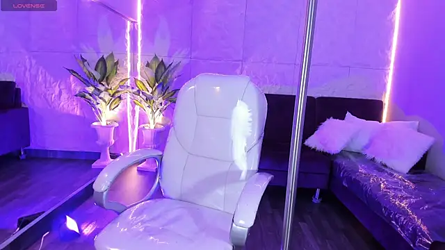 Snapshot of Ravenn21x chatting on 02-07-26, 12:09 Ravenn21x online show from 02-07-26, 12:09