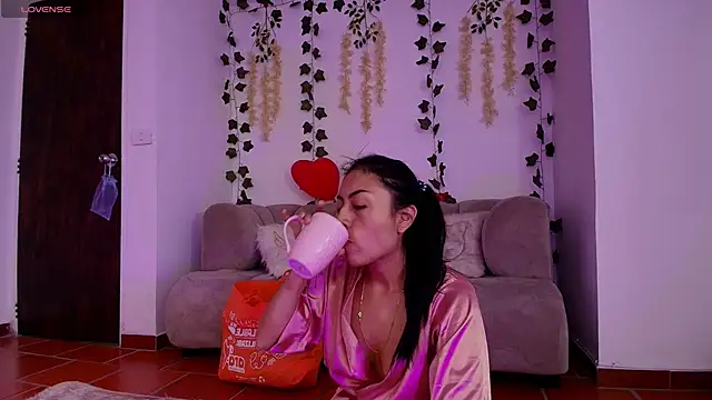 Stephanie Fontaine online show from 02-24-26, 01:09