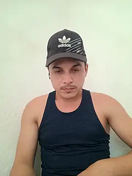 Snapshot of Reuss25 chatting on 07-21-26, 09:28 Reuss25 online show from 07-21-26, 09:28