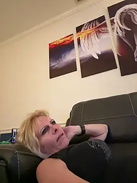 Snapshot of FireAfterDark chatting on 04-26-26, 05:49 FireAfterDark online show from 04-26-26, 05:49