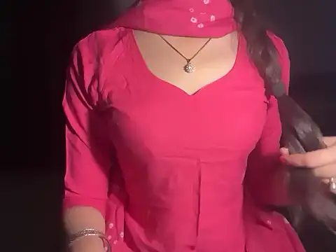 Snapshot of Simran_kaurr chatting on 04-13-26, 06:52 Simran kaurr online show from 04-13-26, 06:52