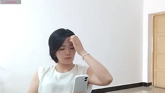 Snapshot of Nikishine chatting on 06-28-26, 04:40 Nikishine online show from 06-28-26, 04:40