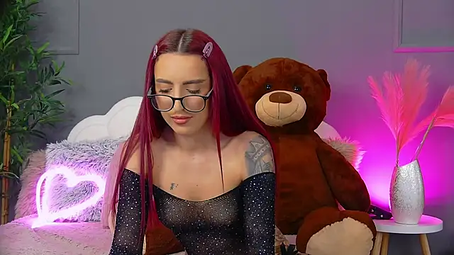 CrystalRedd online show from 04-09-26, 06:19