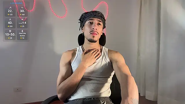 Snapshot of rafael_stone11 chatting on 02-05-26, 01:21 rafael stone11 online show from 02-05-26, 01:21