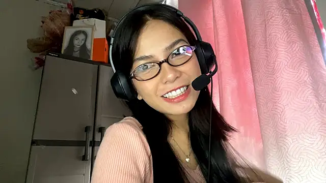 ConstancePorrini online show from 02-19-26, 05:47