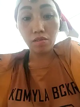 Snapshot of hot-luna- chatting on 02-10-26, 09:13 hot-luna- online show from 02-10-26, 09:13