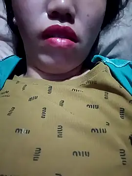 Snapshot of hot-luna- chatting on 02-21-26, 09:49 hot-luna- online show from 02-21-26, 09:49