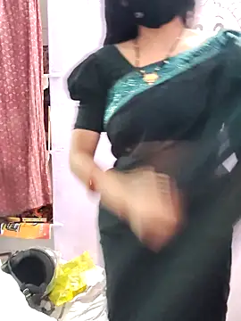 Snapshot of simran_sharma01 chatting on 02-12-26, 01:11 simran sharma01 online show from 02-12-26, 01:11