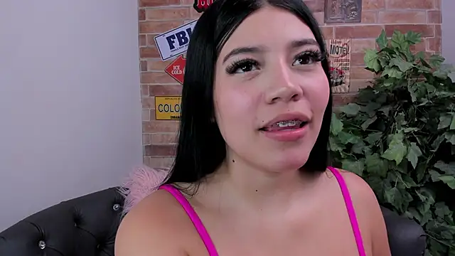 Snapshot of foxy_vera chatting on 03-06-26, 11:06 foxy vera online show from 03-06-26, 11:06