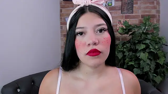 Snapshot of foxy_vera chatting on 04-13-26, 11:05 foxy vera online show from 04-13-26, 11:05