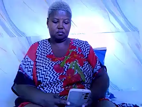 Snapshot of treasure_hunny chatting on 02-20-26, 06:48 treasure hunny online show from 02-20-26, 06:48