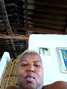 Snapshot of treasure_hunny chatting on 02-27-26, 06:02 treasure hunny online show from 02-27-26, 06:02