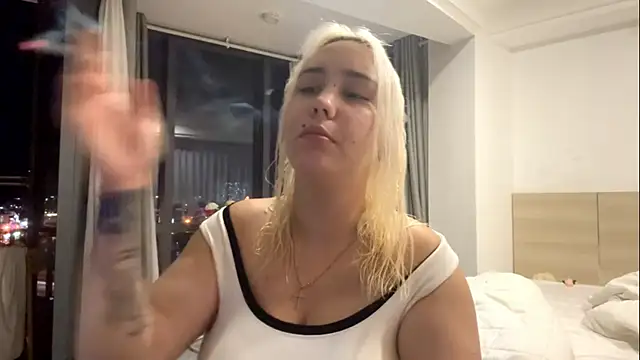 Snapshot of LuxureMia chatting on 02-16-26, 03:08 LuxureMia online show from 02-16-26, 03:08