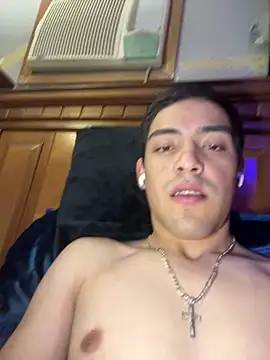 Snapshot of Tupapi696969q chatting on 05-21-26, 04:30 Tupapi696969q online show from 05-21-26, 04:30