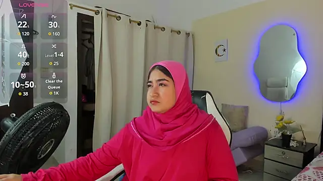 Snapshot of SamiraAwada chatting on 04-17-26, 06:55 SamiraAwada online show from 04-17-26, 06:55