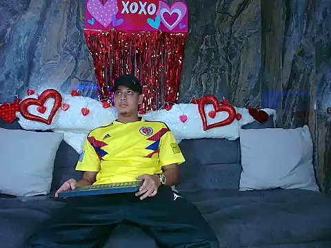 Snapshot of Noah_Blackk chatting on 02-13-26, 01:18 Noah Blackk online show from 02-13-26, 01:18