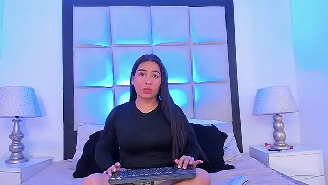 Snapshot of SussyFox chatting on 02-11-26, 12:10 SussyFox online show from 02-11-26, 12:10