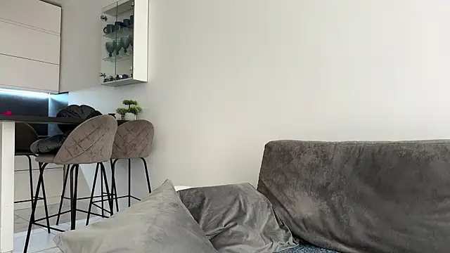 AuraXO online show from 04-10-26, 07:02