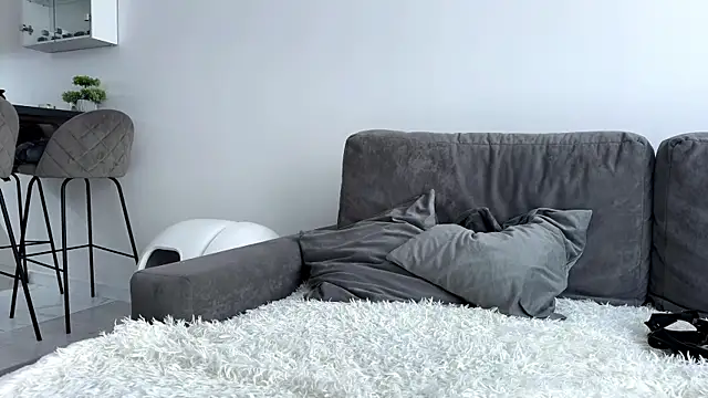 AuraXO online show from 04-19-26, 05:18