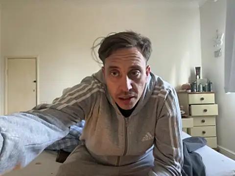 Snapshot of malcolm2334 chatting on 04-12-26, 02:22 malcolm2334 online show from 04-12-26, 02:22