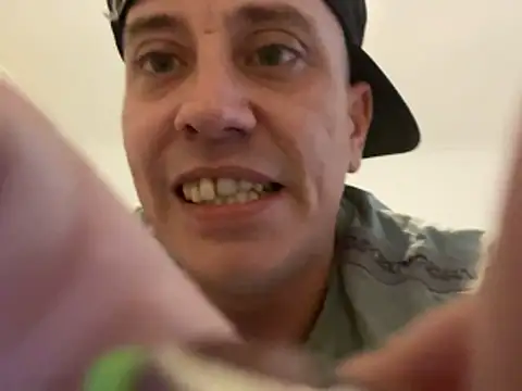 Snapshot of malcolm2334 chatting on 05-24-26, 05:40 malcolm2334 online show from 05-24-26, 05:40