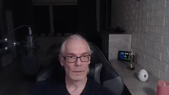 Snapshot of KoelnKoeln chatting on 02-04-26, 06:58 KoelnKoeln online show from 02-04-26, 06:58