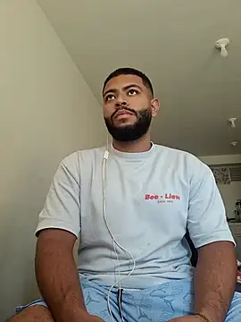 Snapshot of KLEYTON33 chatting on 02-09-26, 06:34 KLEYTON33 online show from 02-09-26, 06:34