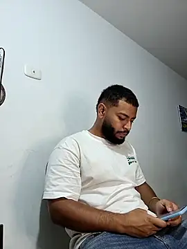 Snapshot of KLEYTON33 chatting on 03-03-26, 03:01 KLEYTON33 online show from 03-03-26, 03:01