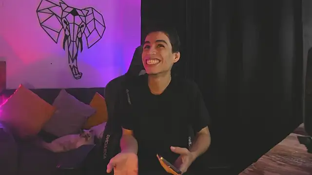 Snapshot of juan_posada chatting on 02-04-26, 01:28 juan posada online show from 02-04-26, 01:28