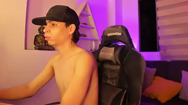 Snapshot of juan_posada chatting on 02-07-26, 02:48 juan posada online show from 02-07-26, 02:48