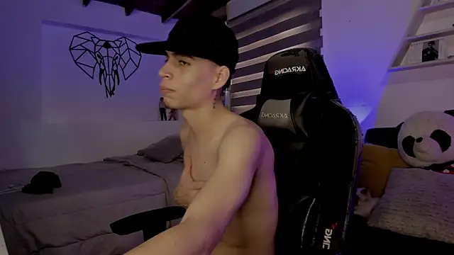 Snapshot of juan_posada chatting on 02-11-26, 08:36 juan posada online show from 02-11-26, 08:36