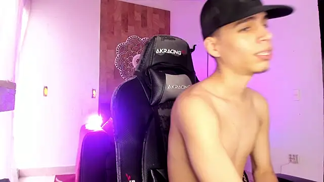 Snapshot of juan_posada chatting on 02-14-26, 07:21 juan posada online show from 02-14-26, 07:21