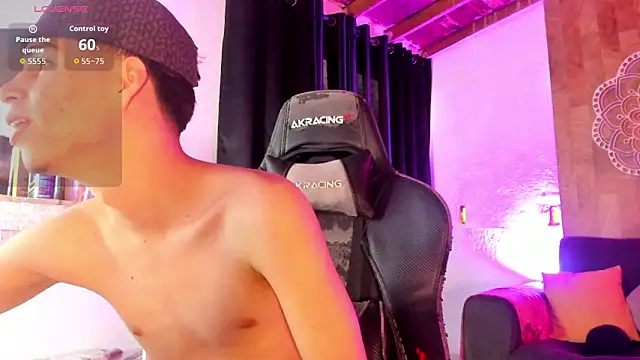 Snapshot of juan_posada chatting on 02-15-26, 06:15 juan posada online show from 02-15-26, 06:15