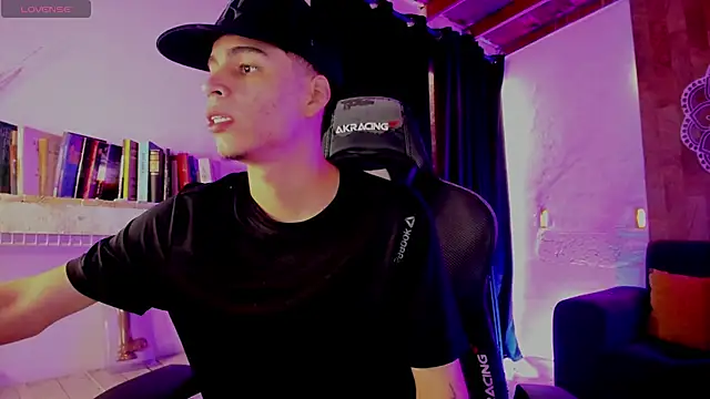 Snapshot of juan_posada chatting on 02-16-26, 05:09 juan posada online show from 02-16-26, 05:09