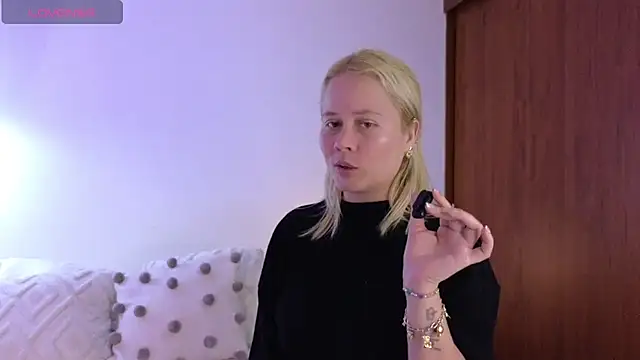 zoee  sweet online show from 04-13-26, 10:59