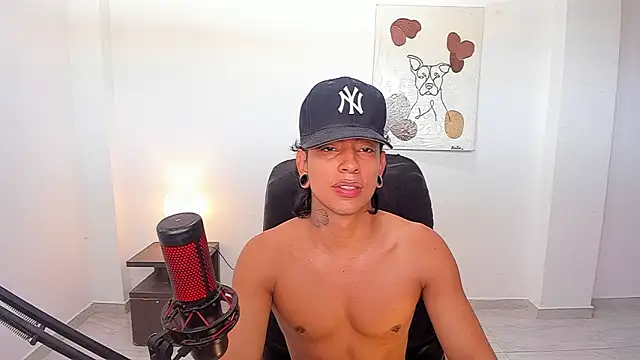 Snapshot of paisa_hotx chatting on 02-26-26, 03:55 paisa hotx online show from 02-26-26, 03:55