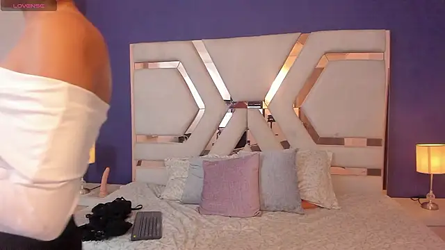 Sara Evaanns online show from 02-12-26, 02:34