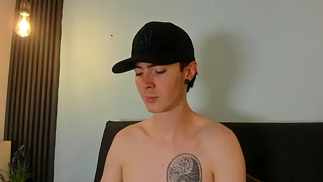 Snapshot of Lio_____ chatting on 03-02-26, 07:15 Lio online show from 03-02-26, 07:15