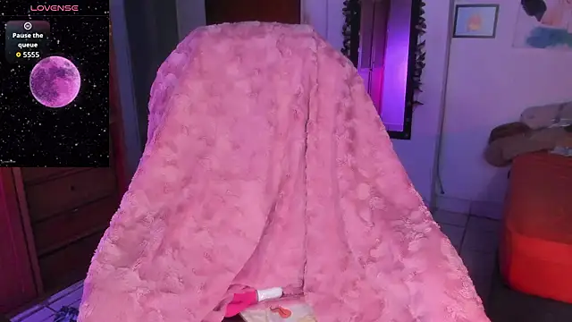 sunflowerr  online show from 02-21-26, 08:26